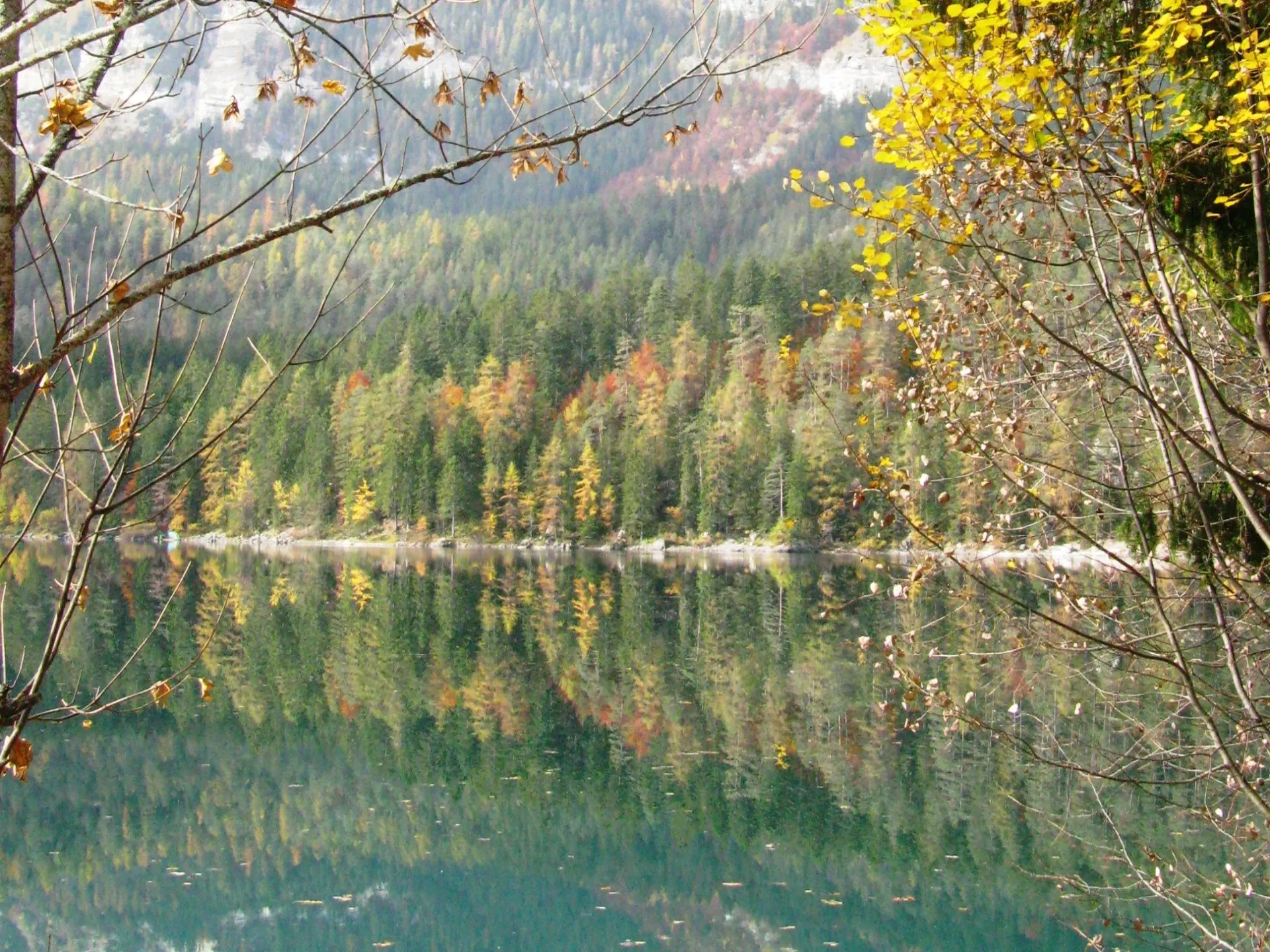 אגם+טובל+tovel+צפון+איטליה+דולומיטים+שלכת-1920w